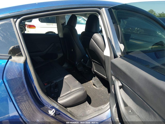 Tesla Model Y 2023 7SAYGDEDXPF959762 Image 8