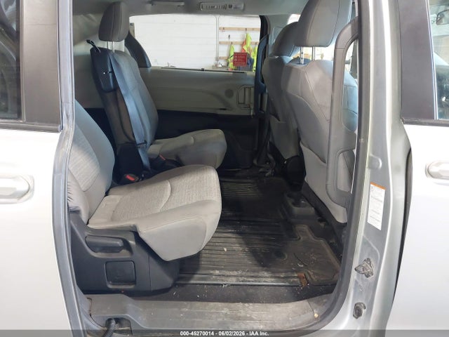 Продажа на аукционе авто 2022 Toyota Sienna Le, vin: 5TDKSKFC9NS066034, номер лота: 45270014