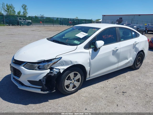 45270042 :رقم المزاد ، 1G1BC5SM7J7236966 vin ، 2018 Chevrolet Cruze Ls Auto مزاد بيع