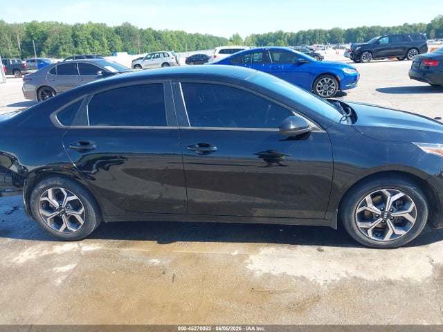 45270083 :رقم المزاد ، 3KPF24AD4ME366988 vin ، 2021 Kia Forte Lxs مزاد بيع