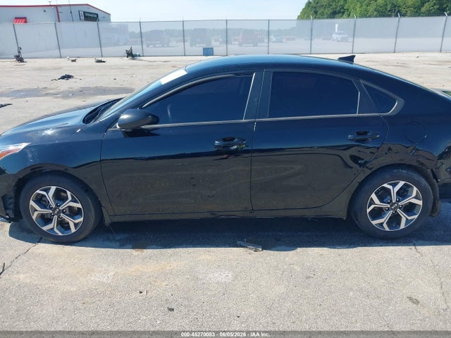 45270083 :رقم المزاد ، 3KPF24AD4ME366988 vin ، 2021 Kia Forte Lxs مزاد بيع