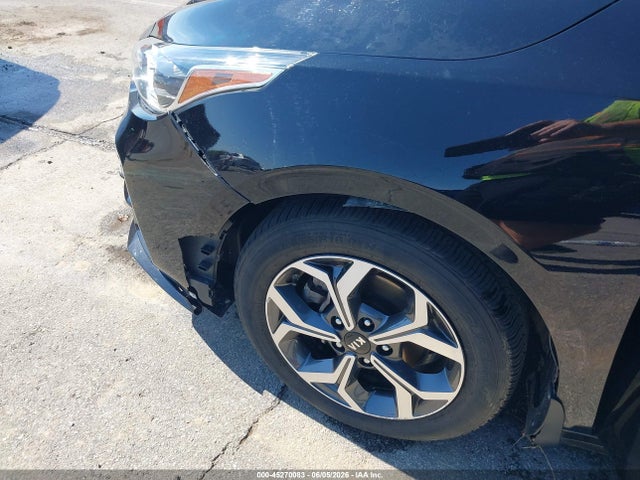 45270083 :رقم المزاد ، 3KPF24AD4ME366988 vin ، 2021 Kia Forte Lxs مزاد بيع