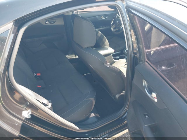 45270083 :رقم المزاد ، 3KPF24AD4ME366988 vin ، 2021 Kia Forte Lxs مزاد بيع