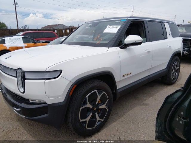 Rivian R1s Adventure 2023 7PDSGABA6PN004916 Image 2