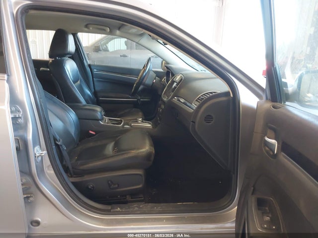 45270151 :رقم المزاد ، 2C3CCARG5FH923397 vin ، 2015 Chrysler 300 Limited مزاد بيع