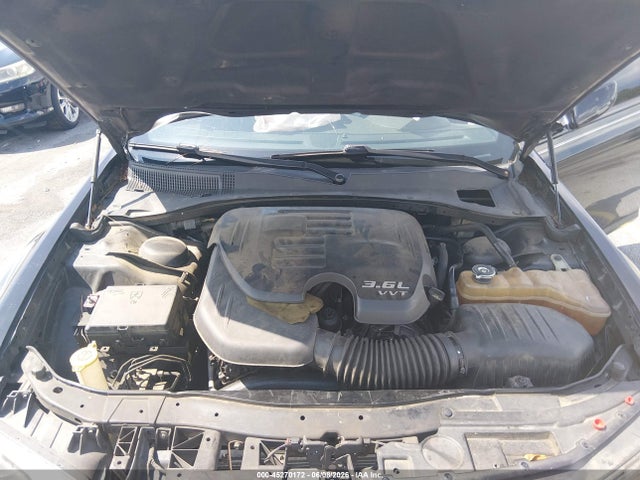 2015 Chrysler 300 300s მანქანა იყიდება აუქციონზე, vin: 2C3CCABG9FH867877, აუქციონის ნომერი: 45270172