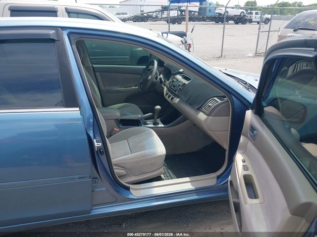 45270177 :رقم المزاد ، 4T1BF32K13U542417 vin ، 2003 Toyota Camry Le V6 مزاد بيع