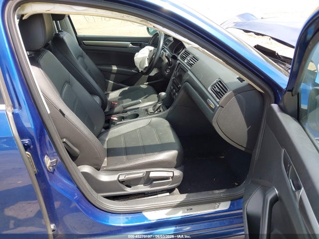 Продажа на аукционе авто 2017 Volkswagen Passat 1.8t R-line, vin: 1VWDT7A36HC013420, номер лота: 45270197