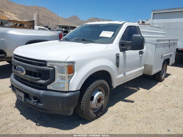 Ford F-350 Chassis Xl 2021 1FDRF3G64MEC67597 Image 2