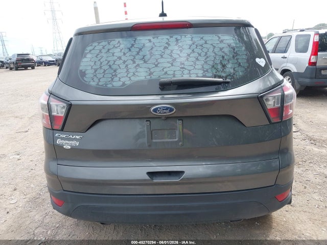 45270294 :رقم المزاد ، 1FMCU0F74HUC75957 vin ، 2017 Ford Escape S مزاد بيع