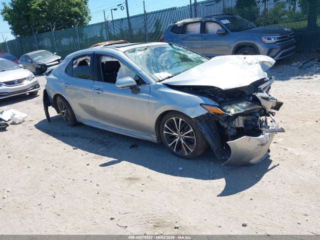 45270302 :رقم المزاد ، 4T1B11HK3JU546024 vin ، 2018 Toyota Camry Se مزاد بيع