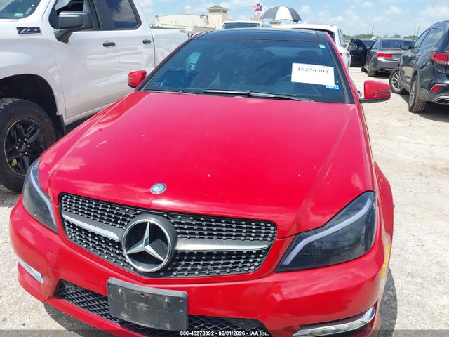 Продажа на аукционе авто 2013 Mercedes-benz C 250, vin: WDDGJ4HB2DF943136, номер лота: 45270392