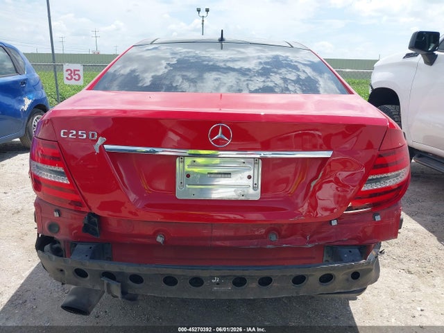 Продажа на аукционе авто 2013 Mercedes-benz C 250, vin: WDDGJ4HB2DF943136, номер лота: 45270392