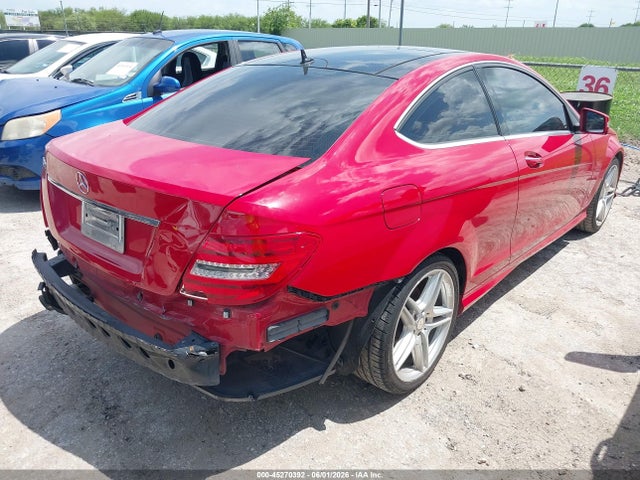 Продажа на аукционе авто 2013 Mercedes-benz C 250, vin: WDDGJ4HB2DF943136, номер лота: 45270392