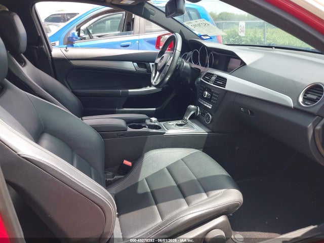Продажа на аукционе авто 2013 Mercedes-benz C 250, vin: WDDGJ4HB2DF943136, номер лота: 45270392