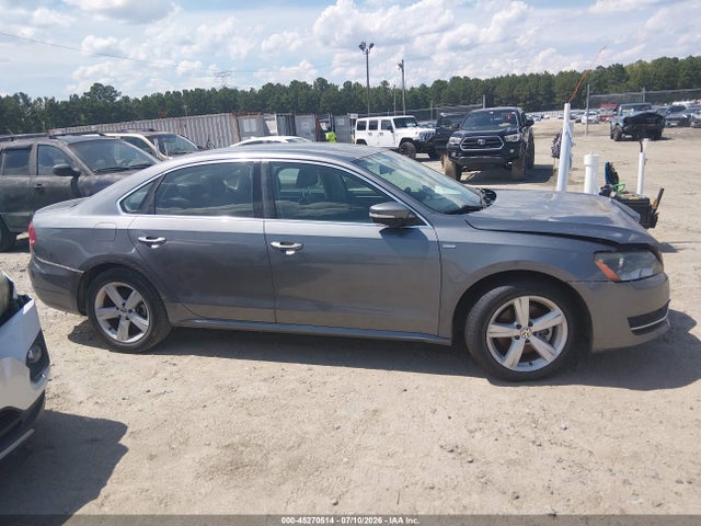 Продажа на аукционе авто 2014 Volkswagen Passat 1.8t Wolfsburg Edition, vin: 1VWAT7A38EC049270, номер лота: 45270514
