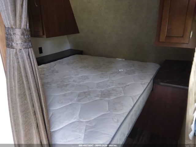 2017 Jayco Jayfl184bh მანქანა იყიდება აუქციონზე, vin: 1UJBJ0BS0H17M0352, აუქციონის ნომერი: 45270547