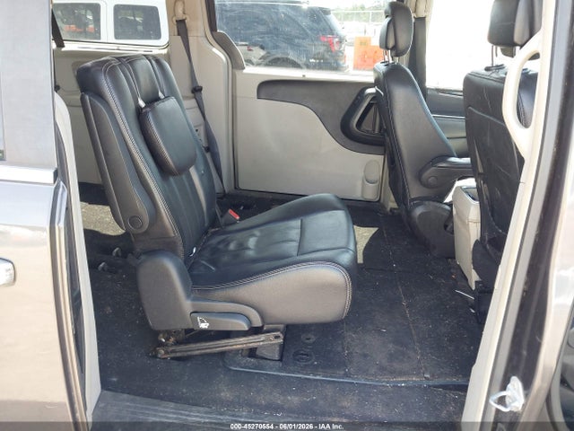 2015 Chrysler Town & Country Touring მანქანა იყიდება აუქციონზე, vin: 2C4RC1BG4FR525382, აუქციონის ნომერი: 45270554