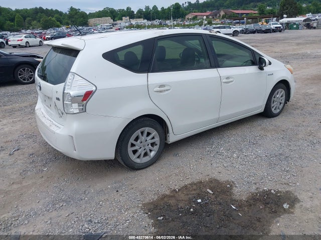 Продаж на аукціоні авто 2013 Toyota Prius V Two, vin: JTDZN3EUXD3289155, номер лоту: 45270614
