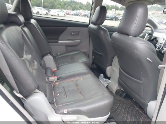 Продаж на аукціоні авто 2013 Toyota Prius V Two, vin: JTDZN3EUXD3289155, номер лоту: 45270614