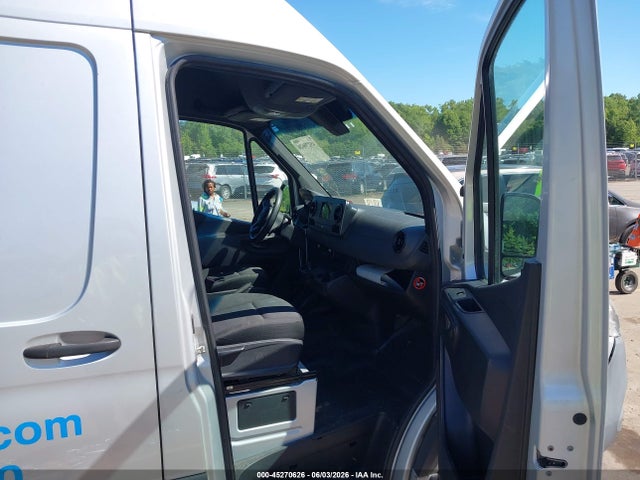 45270626 :رقم المزاد ، W1Y40BHY4MT078871 vin ، 2021 Mercedes-benz Sprinter 2500 Standard Roof I4 مزاد بيع