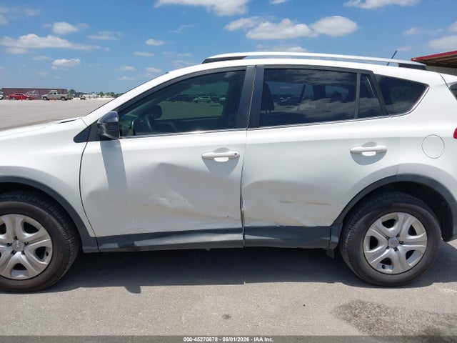 JTMZFREV5FJ039927 Toyota RAV4 LE