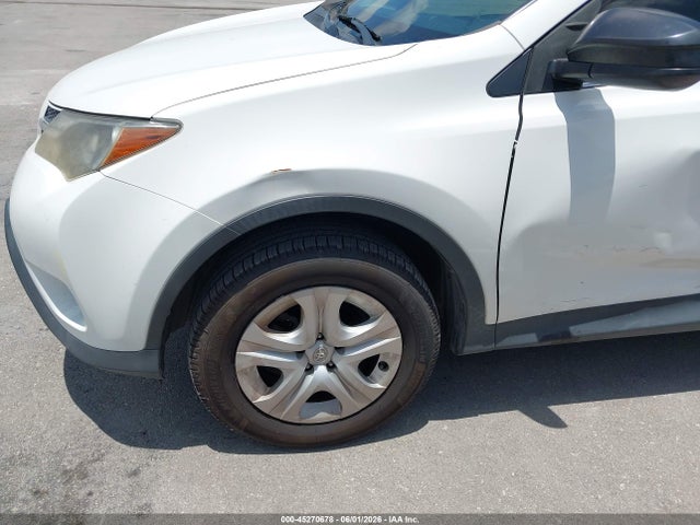 JTMZFREV5FJ039927 Toyota RAV4 LE