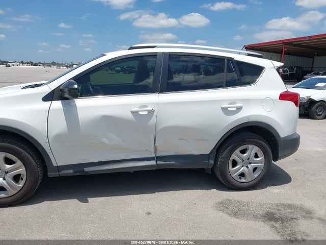 Toyota RAV4 LE 2015 JTMZFREV5FJ039927 Image 6