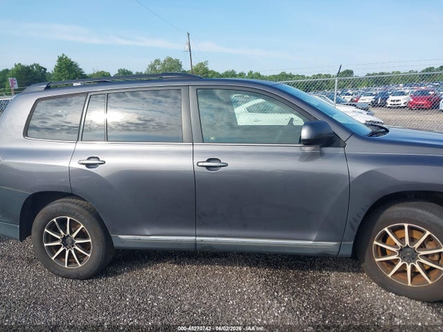 Продажа на аукционе авто 2013 Toyota Highlander Se V6, vin: 5TDZK3EH4DS104172, номер лота: 45270742