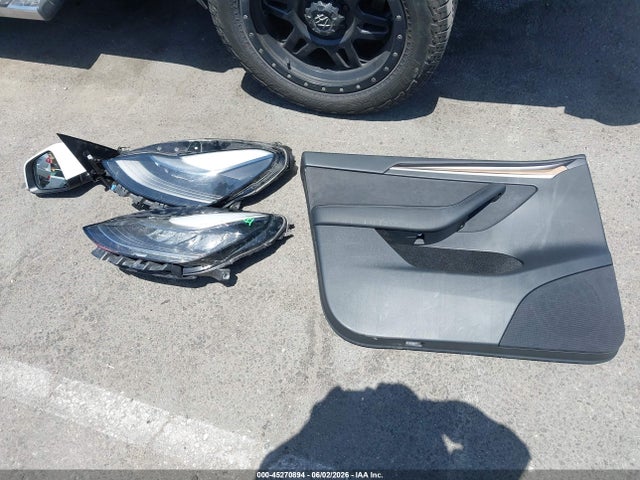 2023 Tesla Model Y Performance Dual Motor All-wheel Drive მანქანა იყიდება აუქციონზე, vin: 7SAYGDEFXPF889701, აუქციონის ნომერი: 45270894