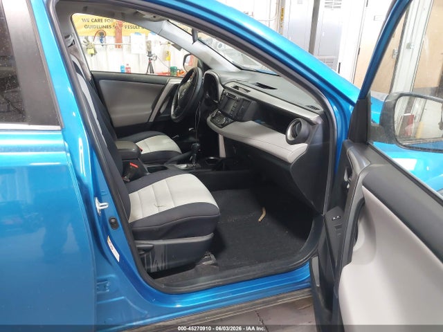 Aukcja sprzedaży 2017 Toyota Rav4 Xle, vin: JTMRFREV9HD200684, numer aukcji: 45270910