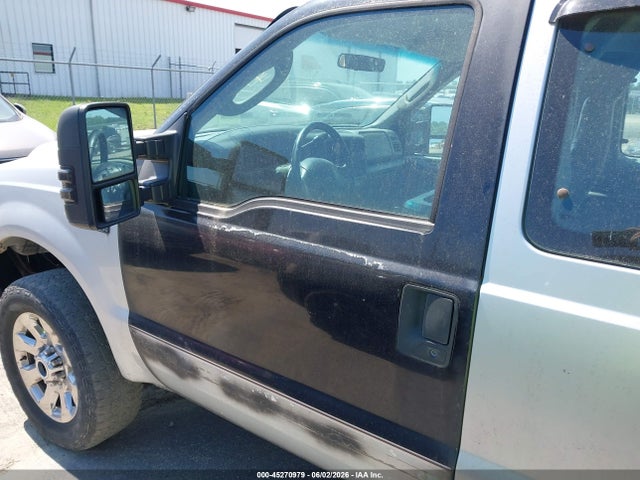 45270979 :رقم المزاد ، 1FTNX21LX4EC41899 vin ، 2004 Ford F-250 Lariat/xl/xlt مزاد بيع