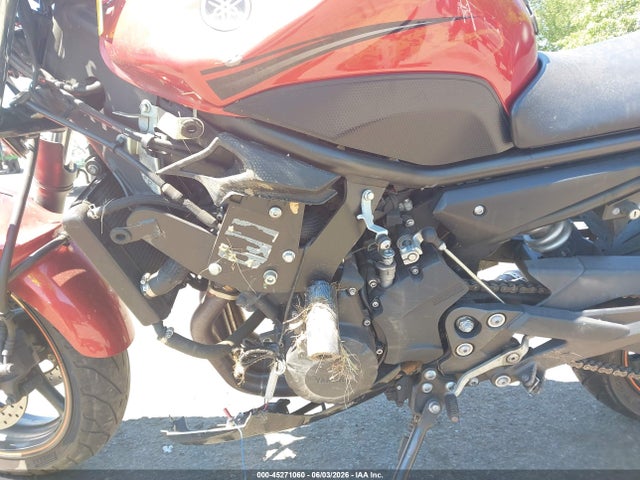 45271060 :رقم المزاد ، JYARJ18E3BA007222 vin ، 2011 Yamaha Fz6 R مزاد بيع