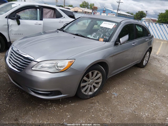 2014 Chrysler 200 Touring მანქანა იყიდება აუქციონზე, vin: 1C3CCBBG6EN105795, აუქციონის ნომერი: 45271075