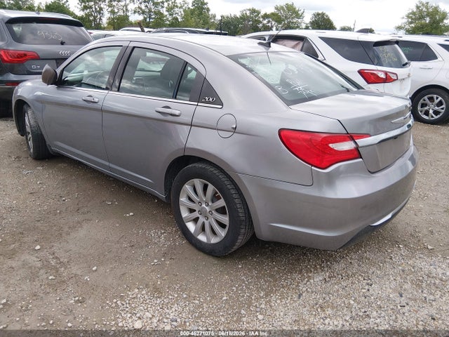 2014 Chrysler 200 Touring მანქანა იყიდება აუქციონზე, vin: 1C3CCBBG6EN105795, აუქციონის ნომერი: 45271075