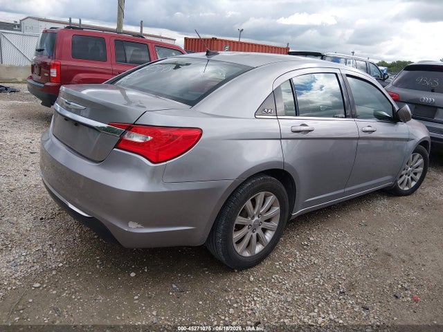 2014 Chrysler 200 Touring მანქანა იყიდება აუქციონზე, vin: 1C3CCBBG6EN105795, აუქციონის ნომერი: 45271075