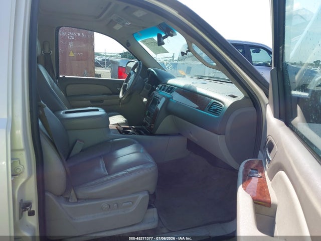 2008 Chevrolet Tahoe Ltz მანქანა იყიდება აუქციონზე, vin: 1GNFK13008R245143, აუქციონის ნომერი: 45271377