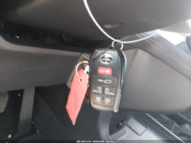 Toyota SIENNA LE 2026 5TDKRKEC5TS312619 Image 11