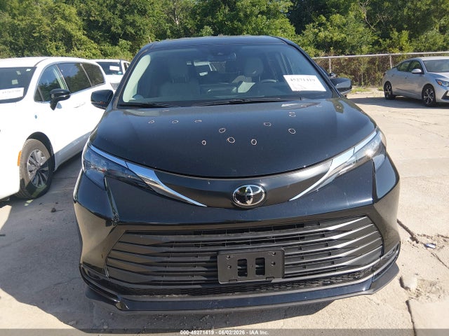 Toyota SIENNA LE 2026 5TDKRKEC5TS312619 Image 12