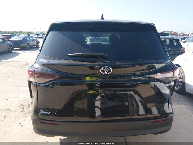 Toyota SIENNA LE 2026 5TDKRKEC5TS312619 Image 16