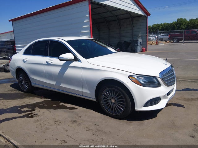 2015 Mercedes-benz C 300 Luxury 4matic მანქანა იყიდება აუქციონზე, vin: 55SWF4KB0FU015170, აუქციონის ნომერი: 45271667