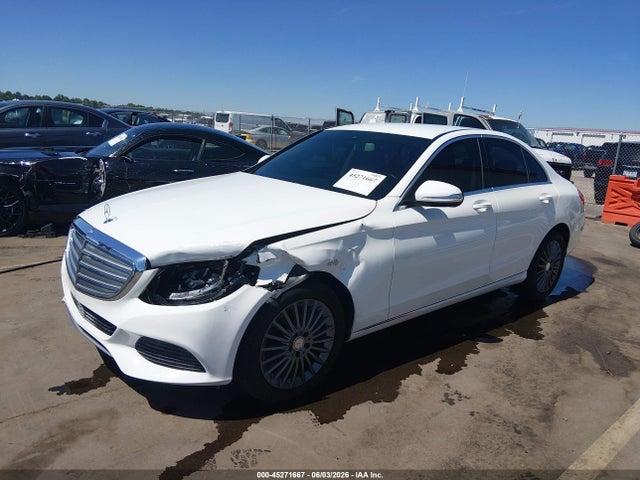 2015 Mercedes-benz C 300 Luxury 4matic მანქანა იყიდება აუქციონზე, vin: 55SWF4KB0FU015170, აუქციონის ნომერი: 45271667