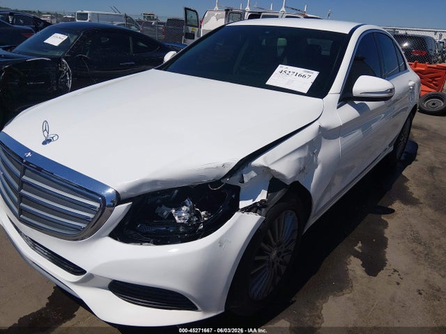 2015 Mercedes-benz C 300 Luxury 4matic მანქანა იყიდება აუქციონზე, vin: 55SWF4KB0FU015170, აუქციონის ნომერი: 45271667