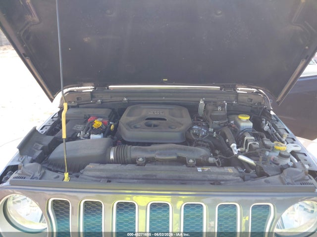 1C4HJXEN1NW218353 Jeep Wrangler Unlimited Sahara 4x4