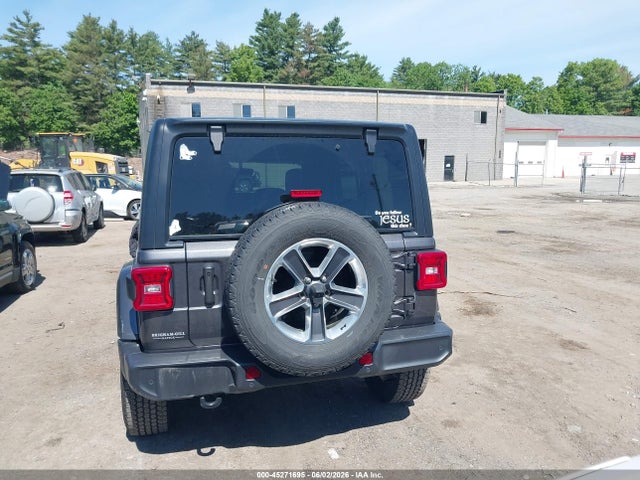 1C4HJXEN1NW218353 Jeep Wrangler Unlimited Sahara 4x4