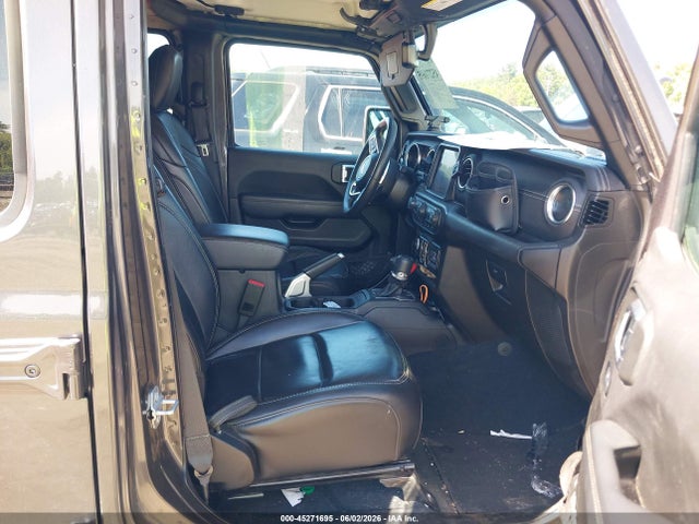 1C4HJXEN1NW218353 Jeep Wrangler Unlimited Sahara 4x4