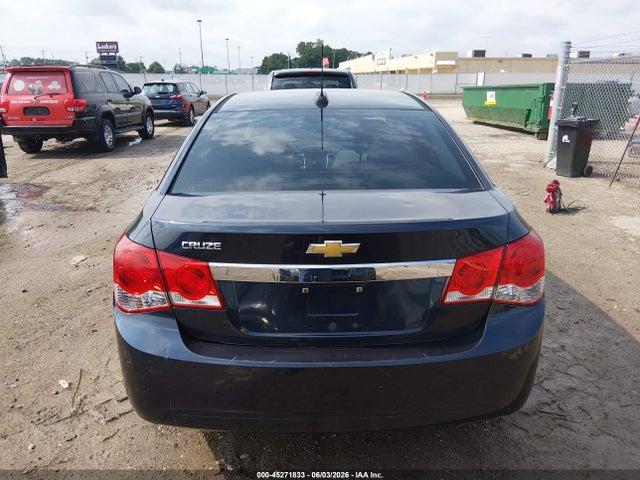1G1PA5SH2F7210989 Chevrolet Cruze Ls Auto