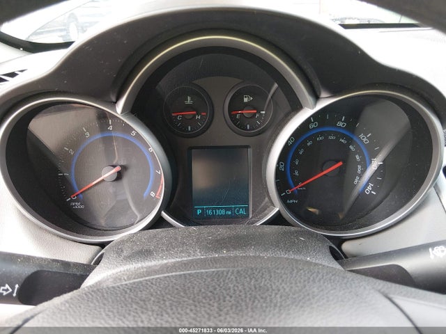 1G1PA5SH2F7210989 Chevrolet Cruze Ls Auto