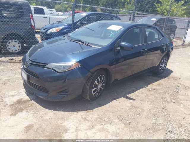 45271849 :رقم المزاد ، 2T1BURHE1JC017446 vin ، 2018 Toyota Corolla Le مزاد بيع