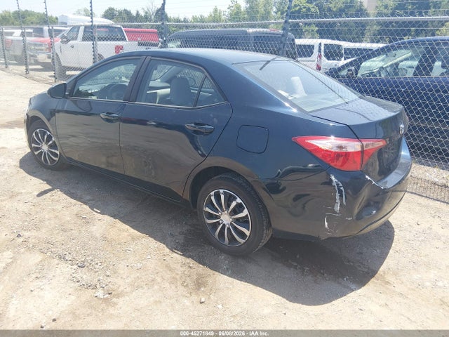 45271849 :رقم المزاد ، 2T1BURHE1JC017446 vin ، 2018 Toyota Corolla Le مزاد بيع